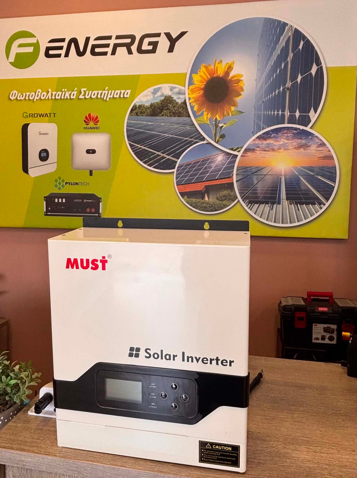MUST PV1800-3024VPM Υβριδικός Inverter 3kW 24 V (1Φάση) με MPPT 60A και VOC 145 V